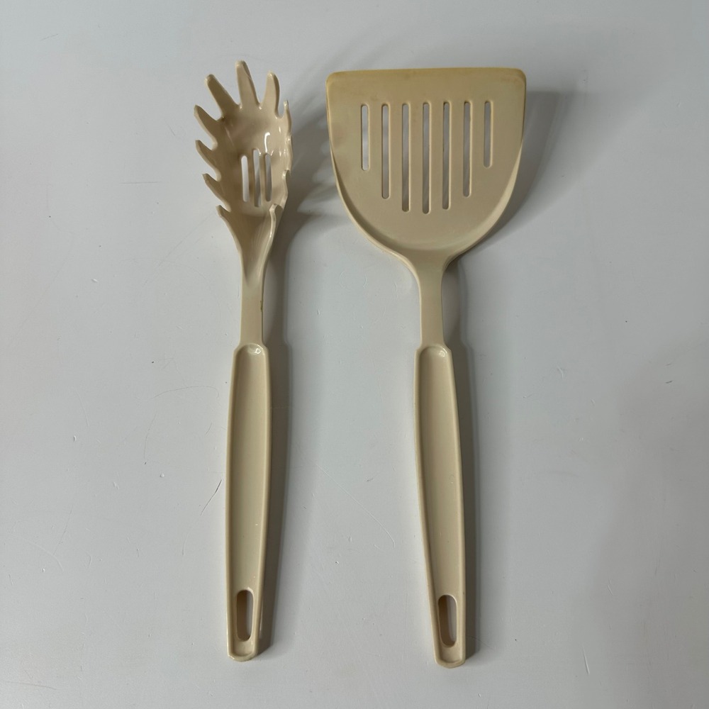 2 Vintage EKCO Plastic Slotted Spatula Turner & Pasta Fork Almond Server Set USA